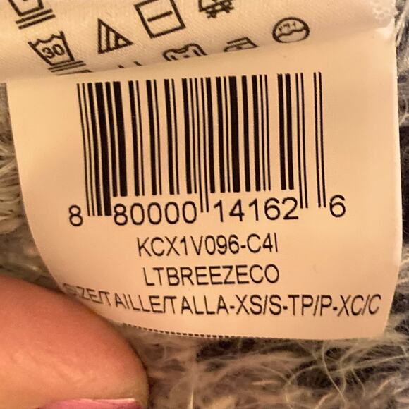 BCBGeneration Striped Fuzzy Oversized Sweater Vest Size XS/S EUC - Picture 8 of 8